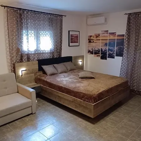 Ihor- Private Pool -pieria Dom wakacyjny *