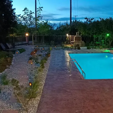 Ihor- Private Pool -pieria *