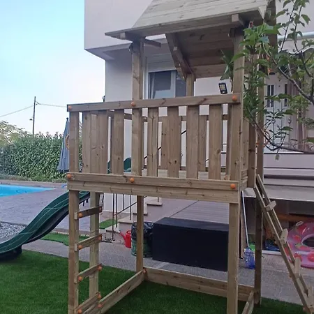 Ihor- Private Pool -pieria