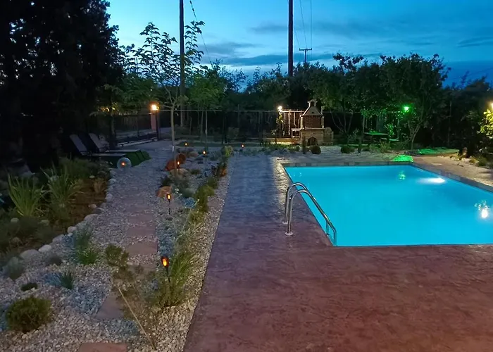 Ihor- Private Pool -pieria *